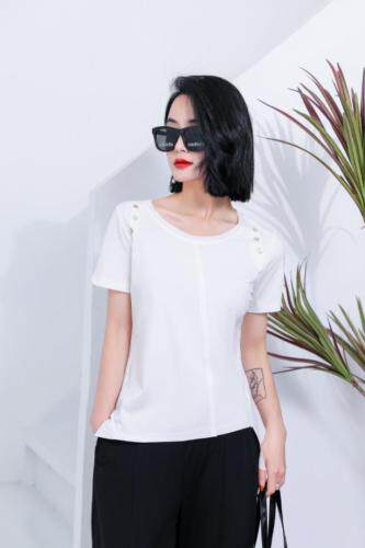 夏季新品短袖T恤大量出货中，女装T恤，赛蝶衣社