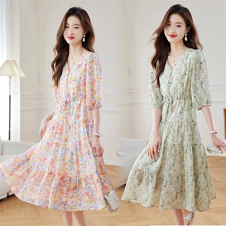 现货2025新款法式收腰v领印花短袖雪纺连衣裙沙滩裙度假碎花裙，女装连衣裙，星宇服饰