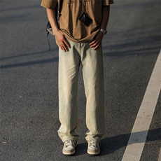 泥黄色