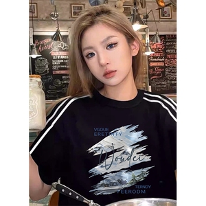 抖音得物高品质二开240克宽松纯棉美式潮牌三条杠织带短袖T恤图片