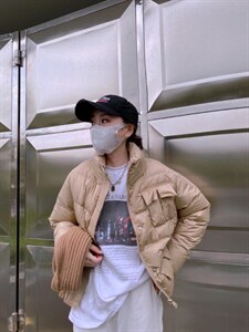 小款羽绒服图片