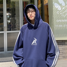 藏青色