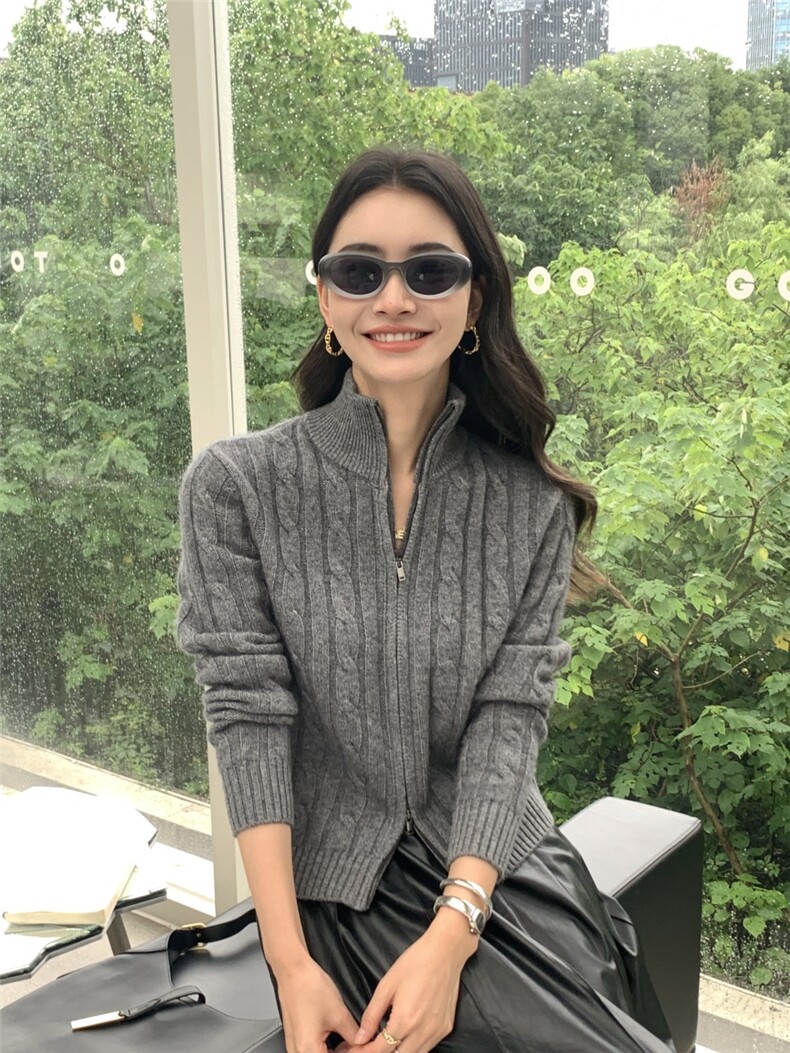 时尚新款开衫女翻领纯色毛衣修身拉链针织外套图片