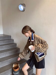 新的元素，短款风衣穿出俏皮的感觉？,女装风衣,约她