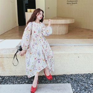 法式印花泡泡袖慵懒风宽松长袖连衣裙女秋季2025新款巨好看碎花裙图片