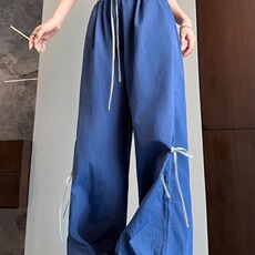 宝蓝色