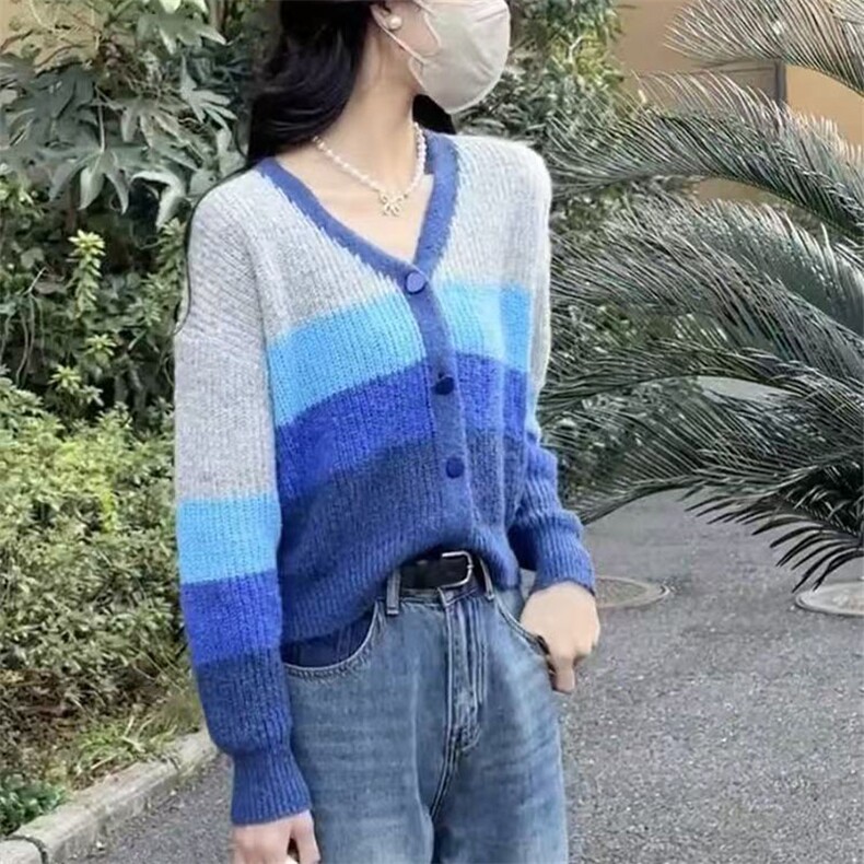 条纹撞色休闲时尚V领开衫，女装蕾丝衫/雪纺衫，萱芳婷羊绒