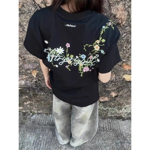 2025新款黑色花卉刺绣正肩t恤男女夏季短袖宽松情侣装纯棉上衣图片