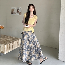 法式度假风一整套女2025夏新款黄色无袖针织衫复古印花半身裙套装，女装套装/套裙，维壹
