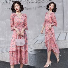 2021夏季新款蕾丝手工订珠优雅气质V领时尚裙摆腰部系带收腰长裙，女装连衣裙，瑶迪依秀
