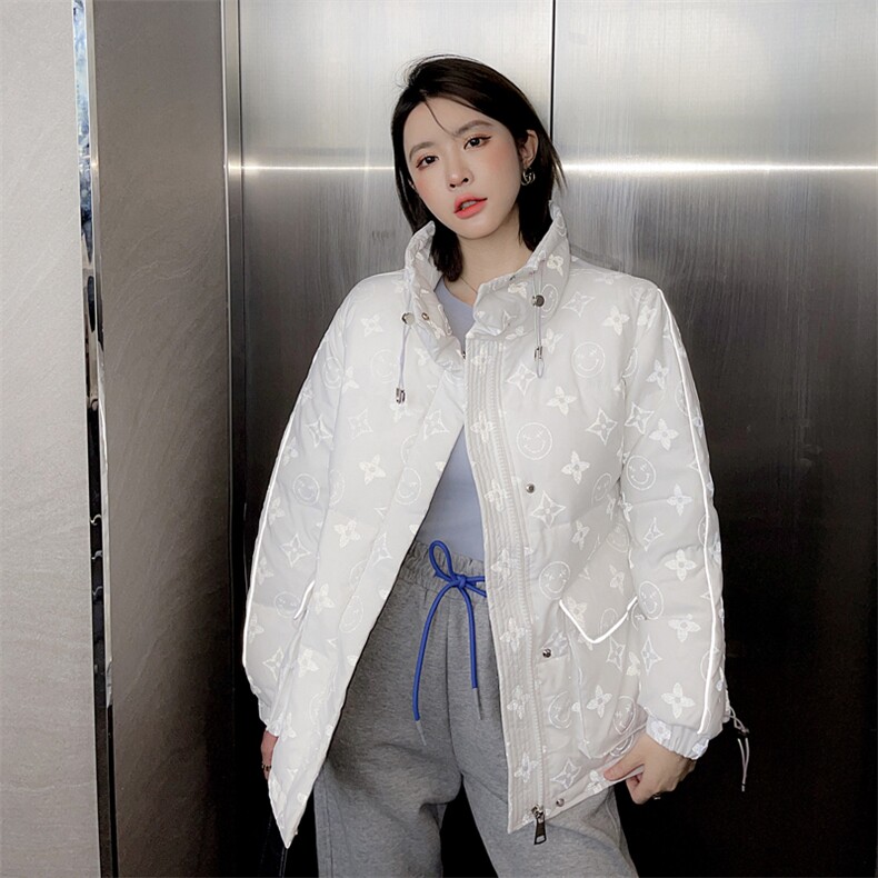 2021年新羽绒服女冬白鸭绒反光短款设计感印花小个子学生外套,女装羽绒服,潮品会