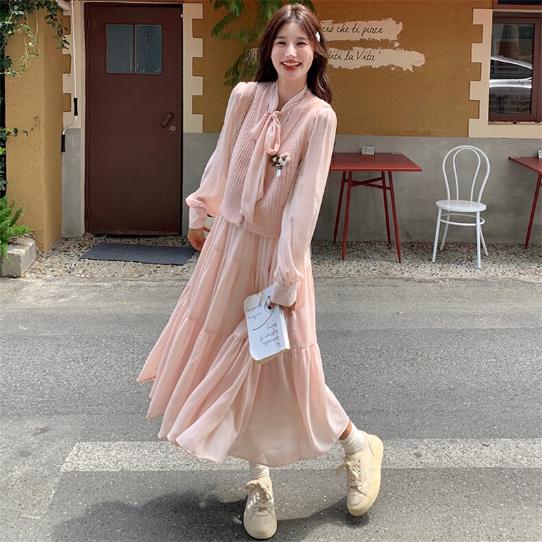 现货2D078-T1885-P175K248粉色系带大裙摆连衣裙+针织马甲两件套,女装套装/套裙,2D078