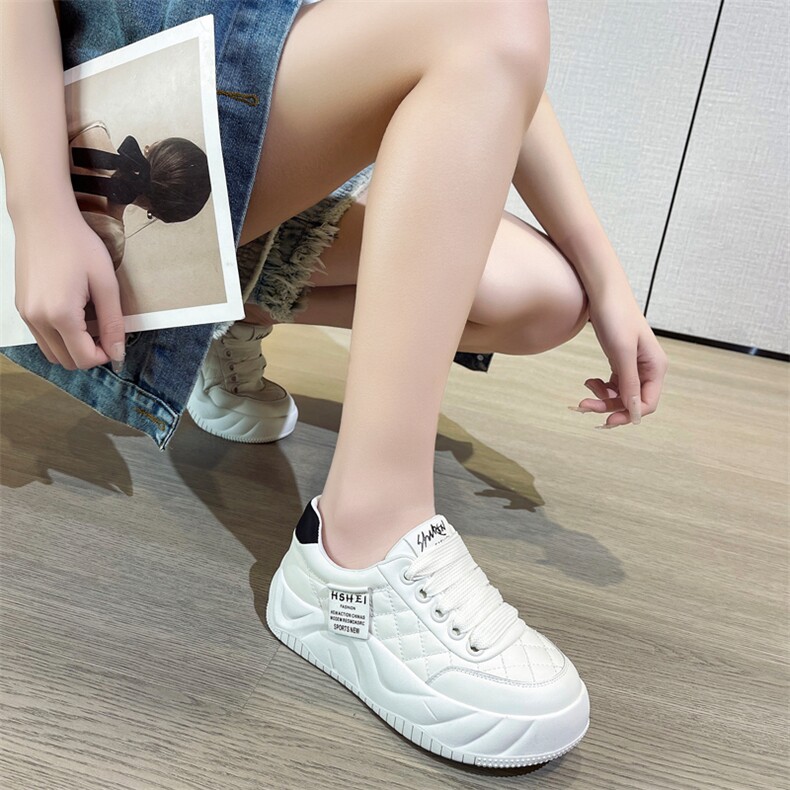 真皮厚底小白鞋2024年春季新款软底方格面包女鞋学生休闲运动鞋子,女鞋休闲鞋,电商A223