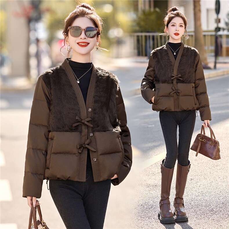 新款欧时尚高端流行超显瘦拼真毛羽绒服，女装羽绒服，布芭啦