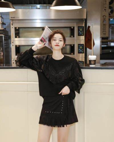 珠片花边拼接卫衣，让春天blingbling，女装卫衣/绒衫，春信拙源