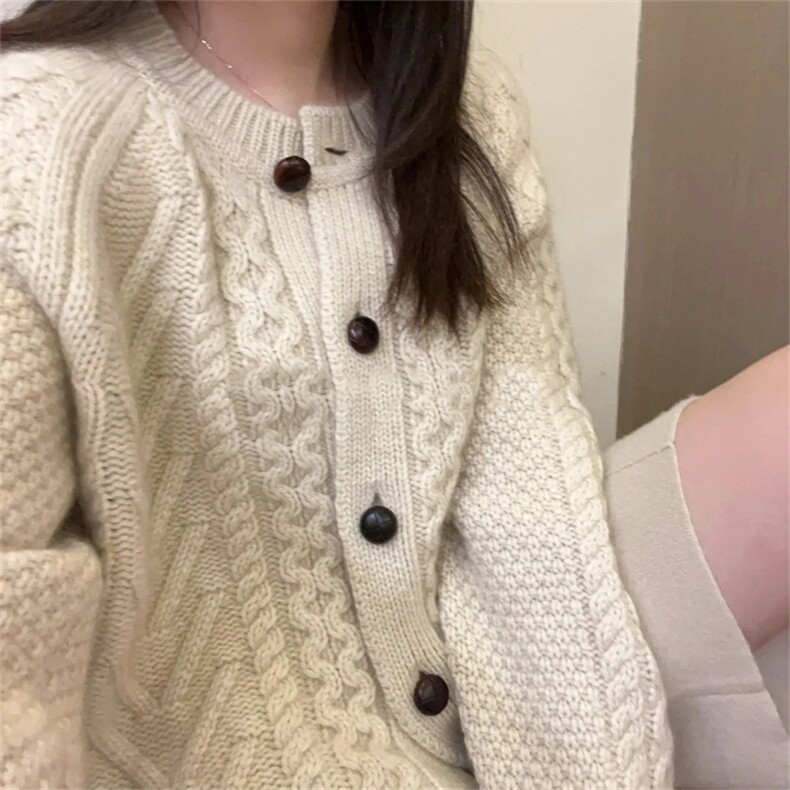 2025年秋季新款百搭女士麻花提花加厚圆领开衫,女装羊毛衫,新胜羊绒