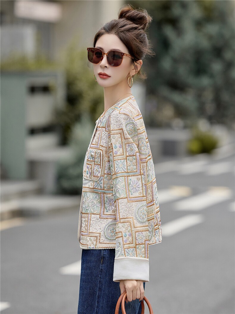 新中式重工刺绣短外套女2026春秋新款小香风亮片宽松汉服上衣,女装短外套,众宇琦