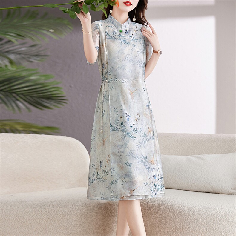 2024夏装连衣裙,女装连衣裙,伊航服饰