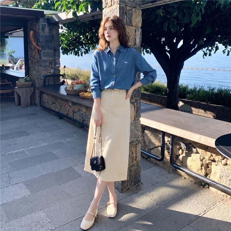 复古小金扣天丝牛仔衬衫女早秋薄款宽松翻领长袖衬衣百搭叠穿通图片
