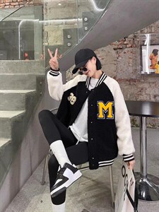 羊羔毛棒球服外套图片