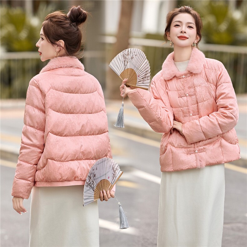 新中式白鸭绒羽绒服外套女2025冬季新款重工刺绣水貂毛提花外套，女装羽绒服，美沁