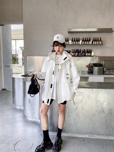 春款风衣外套爆图片