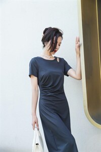 气质修身连衣裙,女装连衣裙,蓝芝衣秀