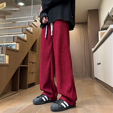 酒红色