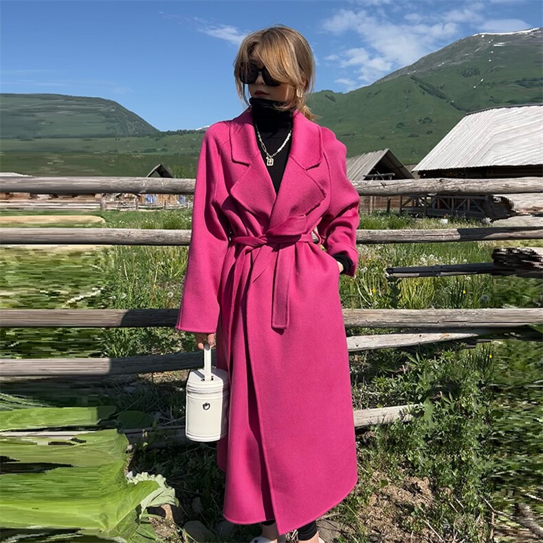2025年夏季常规中长款长袖纯色系带大翻领时尚百搭简约大方，女装双面呢大衣，蒙绒特