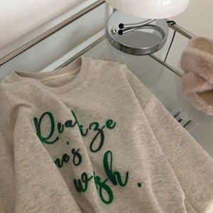 款号：BD230040 名称：牙刷绣卫衣，女装卫衣/绒衫，BD