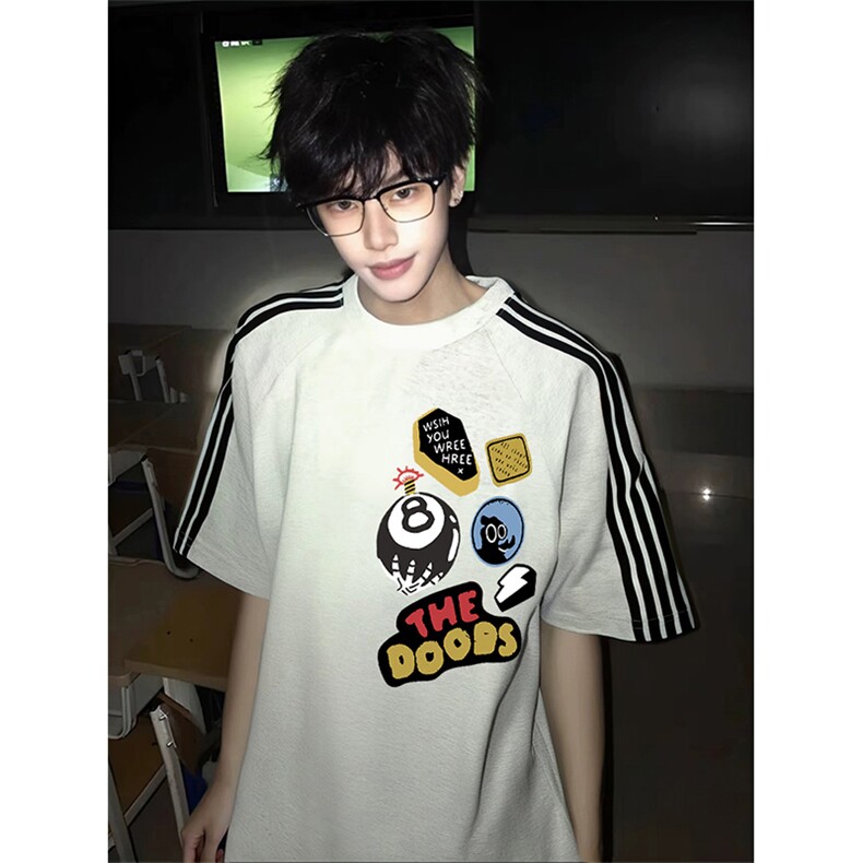 抖音得物品质二开240克宽松纯棉美式潮牌印花三条杠中性风短袖T恤,男装T恤,电商A486