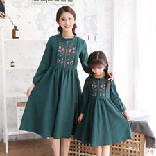 2021民族风春夏新款宽松文艺绣花连衣裙中长款唐装裙子，童装亲子装，安之芮娜