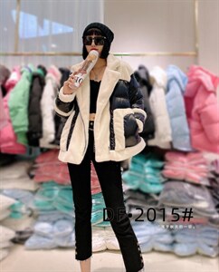 现货，拼接羽绒服图片