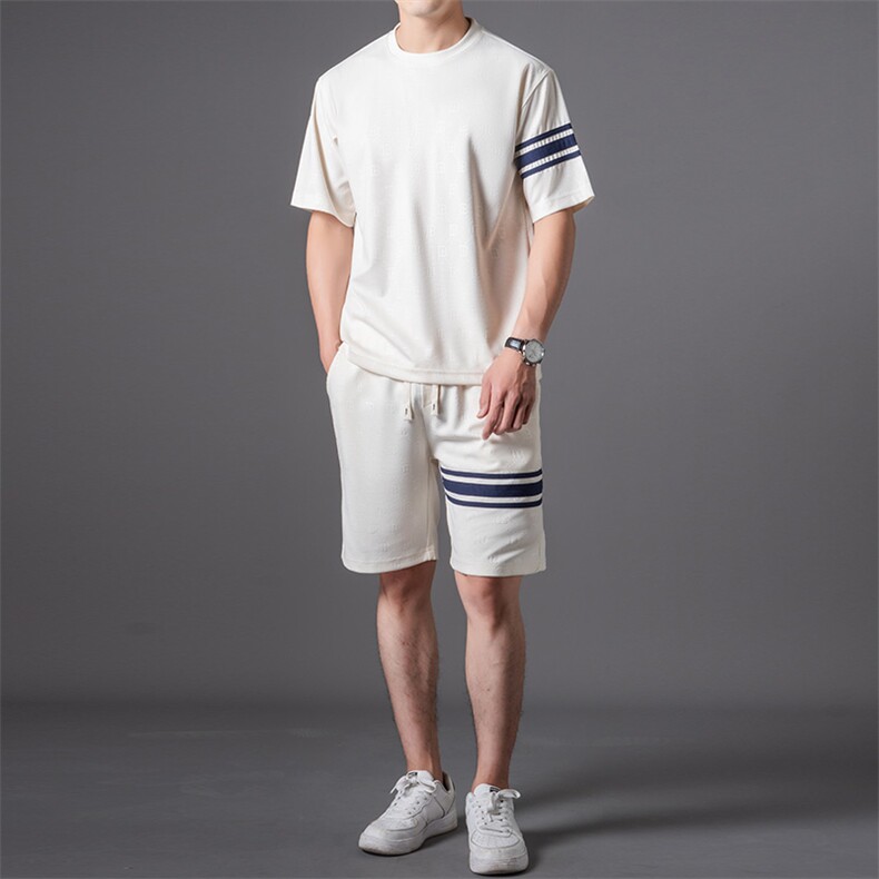 2026夏季新款男士短袖T恤套装男宽松休闲运动服俩件套潮流时尚图片