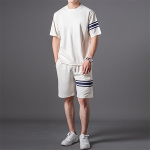 2026夏季新款男士短袖T恤套装男宽松休闲运动服俩件套潮流时尚图片