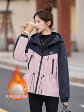 加绒外套女2025秋冬新款巨好看的韩系休闲百搭短款宽松撞色冲锋衣，女装棉衣/棉服，以桐