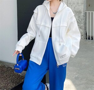 带帽棒球服图片