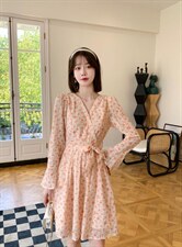 V领清新小碎花甜美可爱气质修身收腰显瘦刺绣短款连衣裙，女装连衣裙，荷塘月色