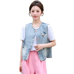 现货2024春季新款无袖牛仔马甲新中式坎肩马甲外套女刺绣上衣图片