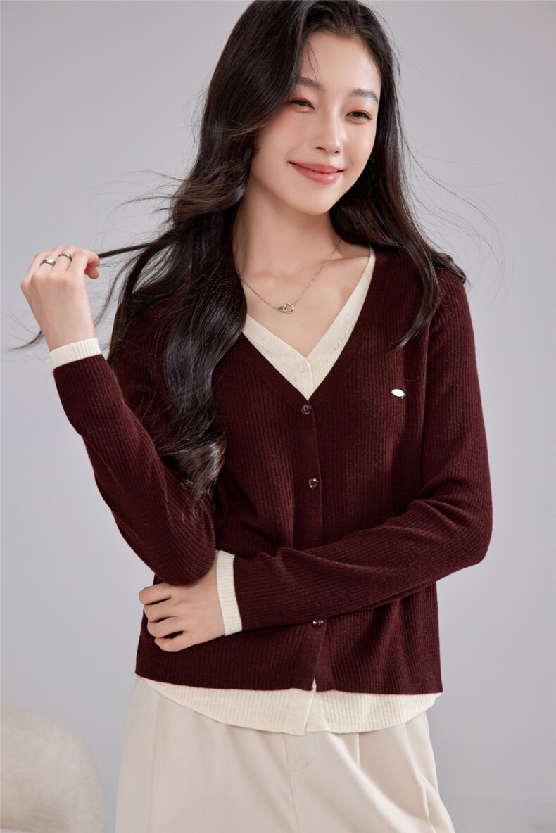 2025秋冬百搭时尚简约v领假两件针织衫，女装针织衫/毛衣，雅之冉羊绒