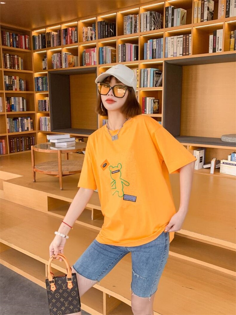 初夏新款标签线条熊短袖T恤，女装T恤，Dalnim