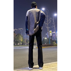 黑色