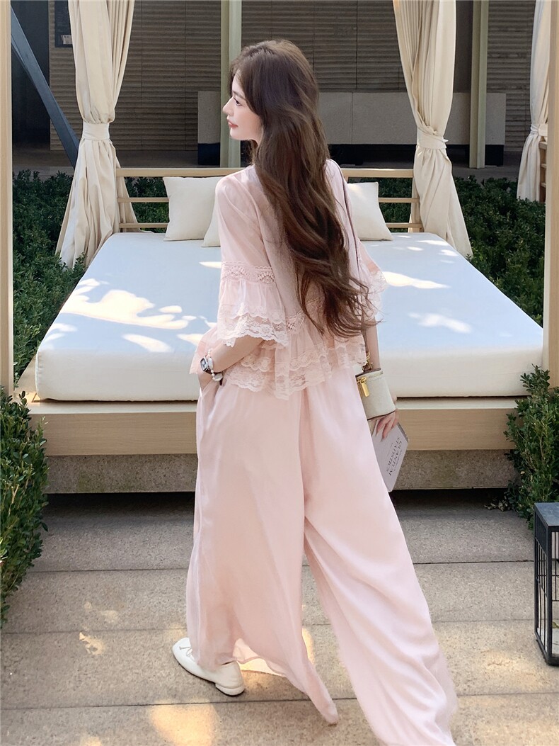 粉色洋气温柔套装女2026夏新款喇叭袖蕾丝拼接上衣阔腿裤裙两件套,女装套装/套裙,衣秀之家