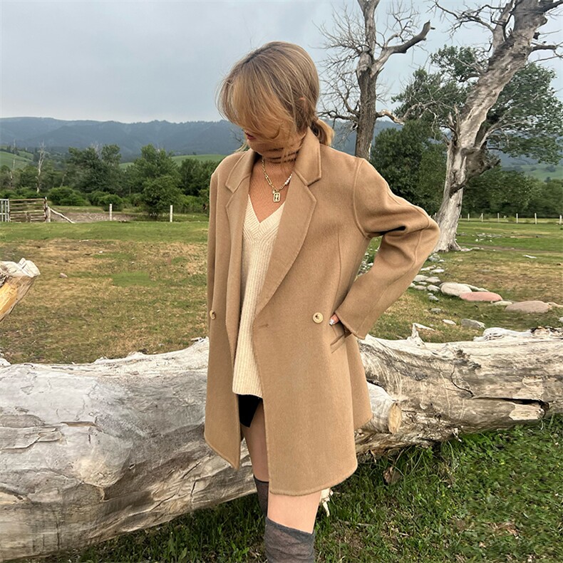 2025年夏季修身型长袖一粒扣短款西服时尚百搭简约大方,女装西装,蒙绒特