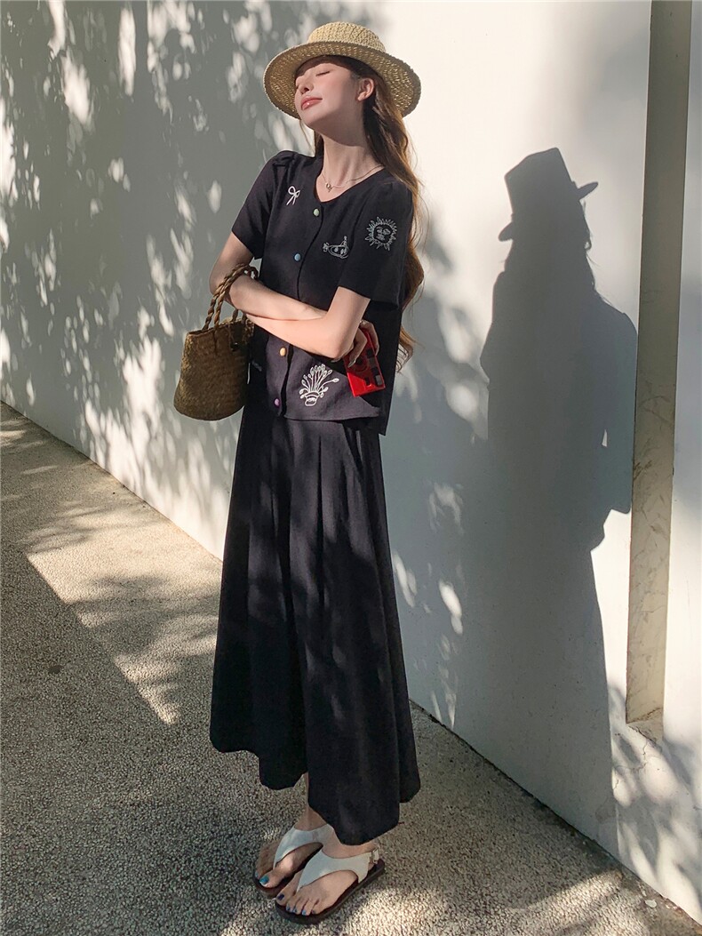 时尚休闲两件套裙女刺绣甜美风上衣百褶半裙套装女,女装套装/套裙,水衣源