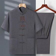 深灰色短袖