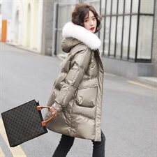 大真貉子毛领羽绒服女2020冬季新款亮面中长款羽绒衣外套保暖轻奢，女装羽绒服，素月