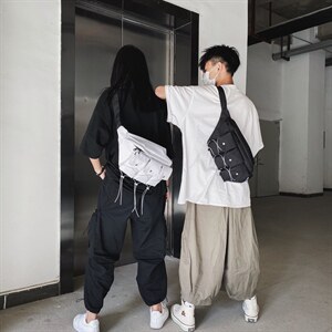 0527纯色韩版个性港风胸包男日式帆布斜挎包男多功能运动腰包,鱼尾斜裙搭配图片