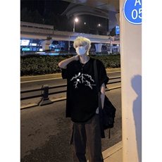 黑色