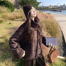 2025冬季新款设计感咖色保暖皮毛一体，女装皮草，2C120